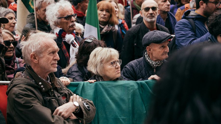 乐鱼体育 APP — 营业执照与资质公示示意配图